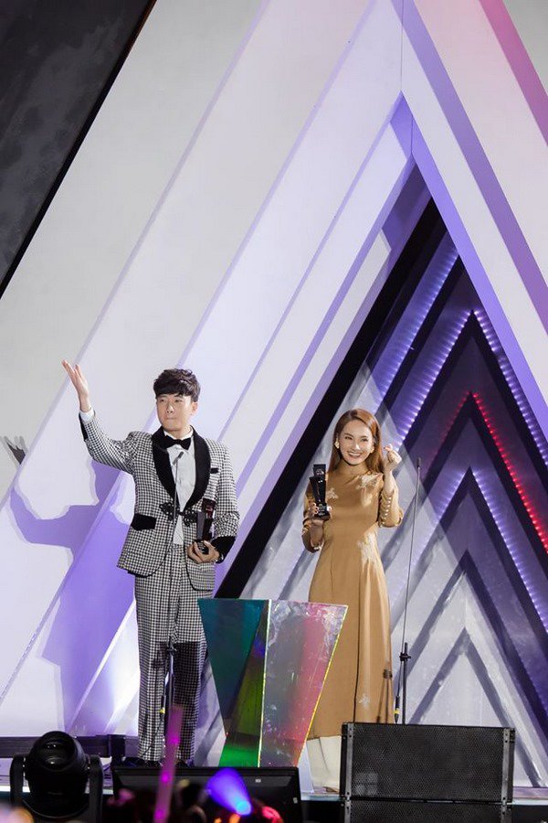 Không váy áo lộng lẫy như mỹ nhân nước bạn, Bảo Thanh diện áo dài vẫn hút spotlight tại AAA - 6