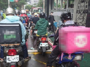 Sức khỏe - Nam shipper suýt bị vô sinh vì ngồi 10 tiếng trên xe máy để giao hàng mỗi ngày