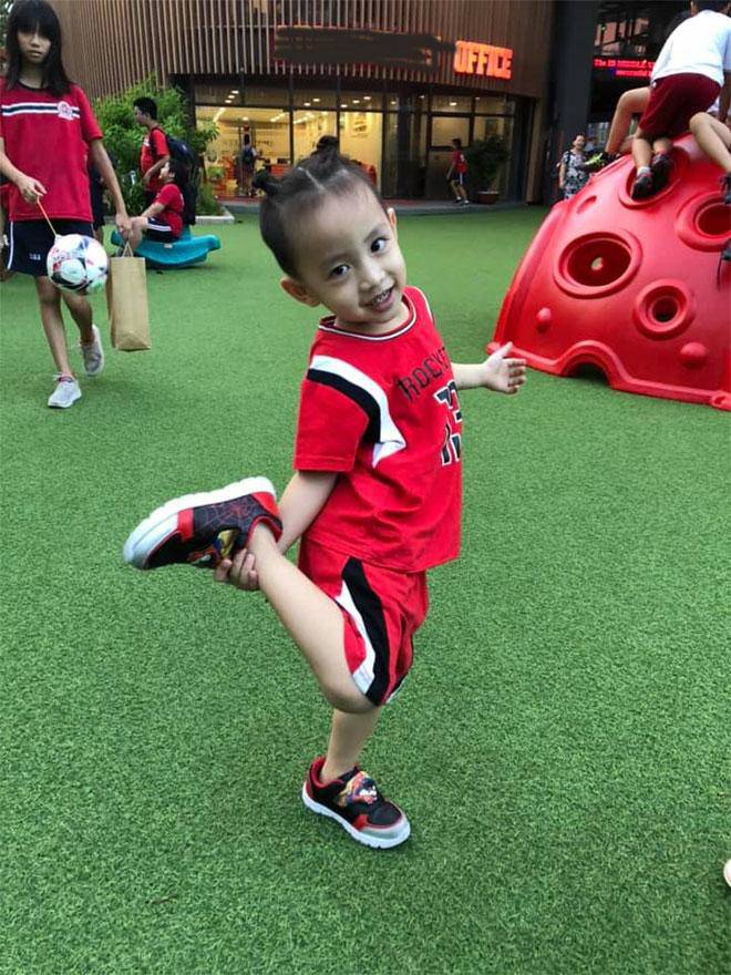 Ốc Thanh Vân xúc động khi con trai út lên thăm giữa đêm, tay xách theo một món đồ - 6