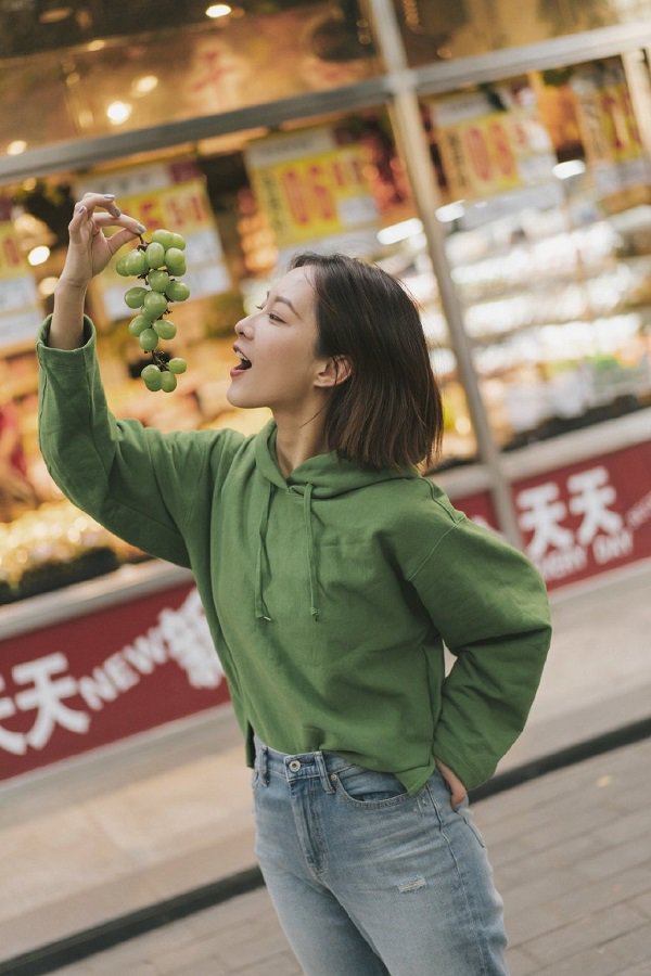 Diện áo hoodie thế nào để thật trẻ trung, sành điệu, đây là câu trả lời dành cho các nàng! - 5