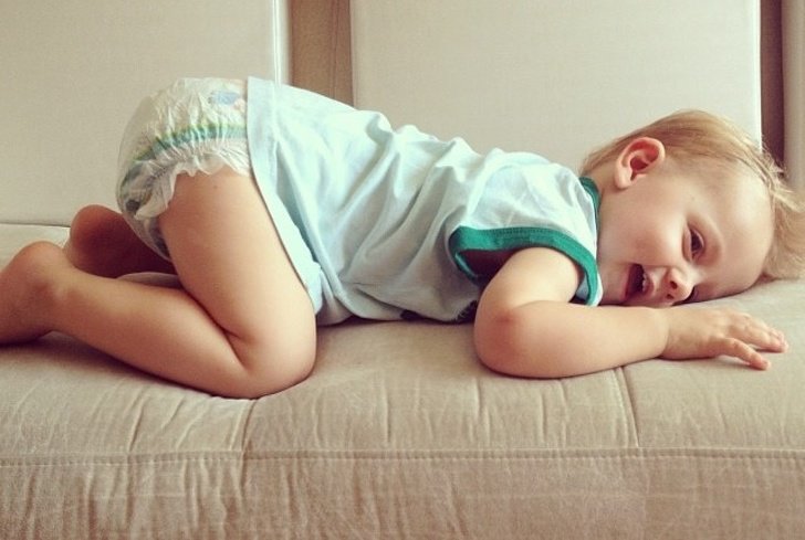 Cậu bé 7 tuổi biết 9 thứ tiếng, tự viết nhạc nhưng người mẹ nói đó là một hội chứng - 1