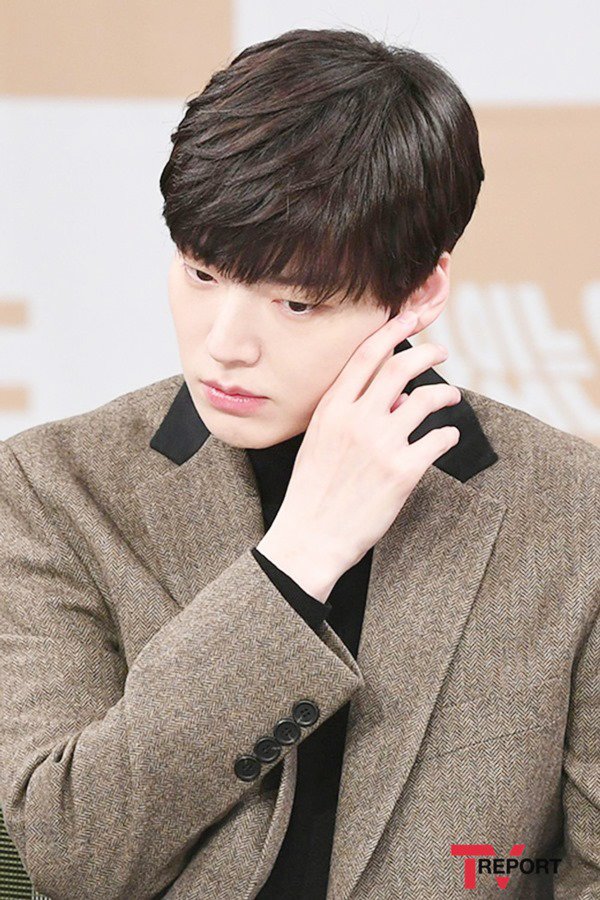 Sau 3 tháng bỏ vợ, Ahn Jae Hyun toát mồ hôi hột vì bị hỏi về Goo Hye Sun - 3