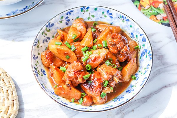 Mẹ sáng tạo cho loại củ lạ vào om cùng gà, bê ra ai cũng xuýt xoa vì hấp dẫn - 6