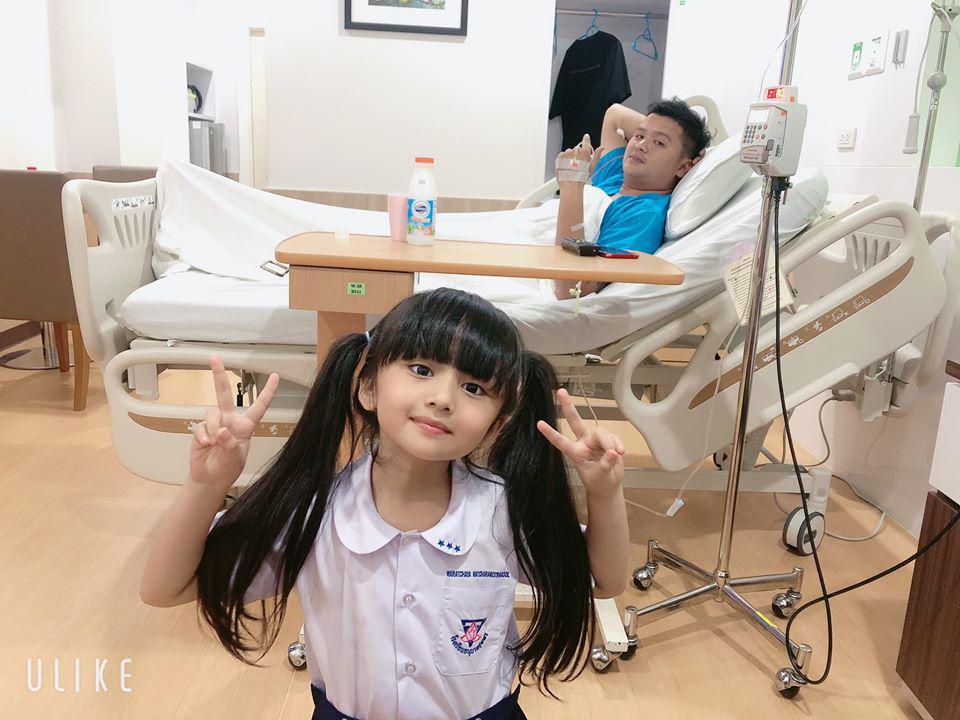 Vừa đăng quang, Hoa hậu nhí Thái Lan vào viện thăm bố, dân tình nhìn mặt bố thì bất ngờ - 3