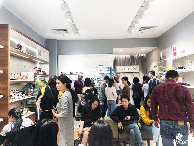 Xếp hàng săn đồ giảm giá Black Friday, chị em lưu ý một số mánh khóe để tránh amp;#34;sập bẫyamp;#34; - 4