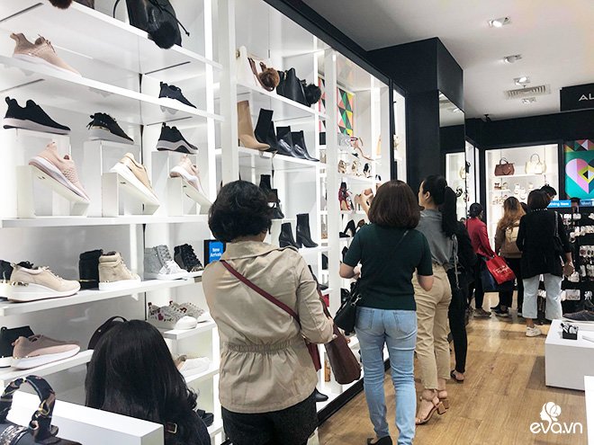 Xếp hàng săn đồ giảm giá Black Friday, chị em lưu ý một số mánh khóe để tránh amp;#34;sập bẫyamp;#34; - 12
