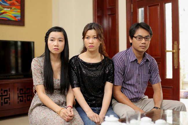 Người đàn bà amp;#34;trơamp;#34; nhất Hoa Hồng Trên Ngực Trái: Tối không đi đâu vì chơi tô màu với con - 2