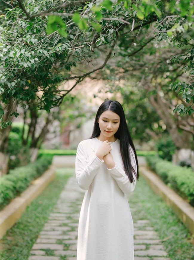 Người đàn bà amp;#34;trơamp;#34; nhất Hoa Hồng Trên Ngực Trái: Tối không đi đâu vì chơi tô màu với con - 6