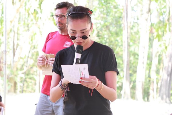 Chị em hãy học tập Ngô Thanh Vân làm bộ móng amp;#34;sương sươngamp;#34; đón Noel ngay thôi - 10