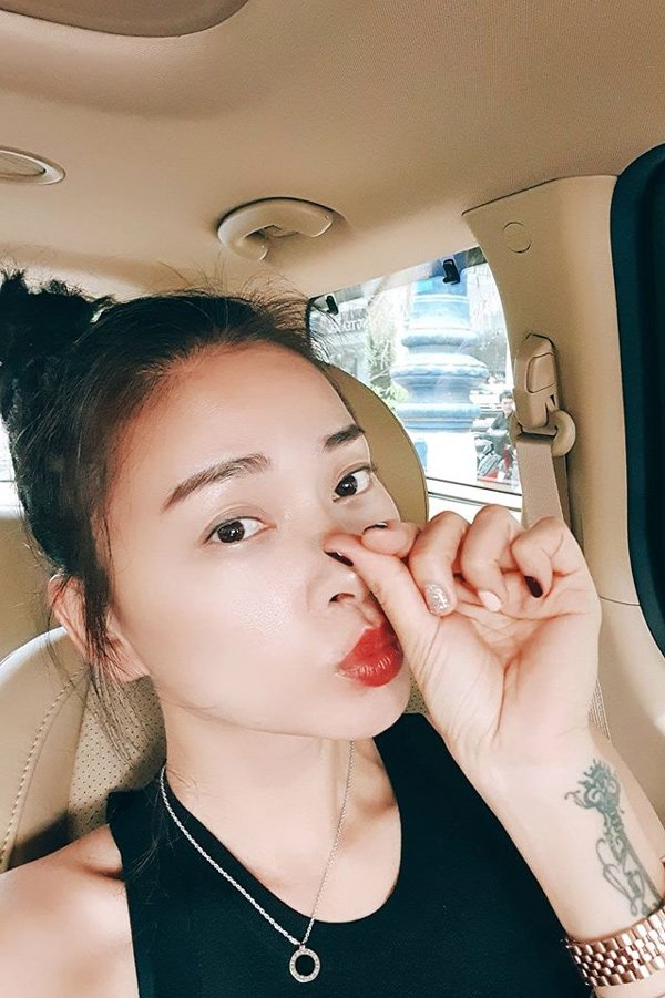 Chị em hãy học tập Ngô Thanh Vân làm bộ móng amp;#34;sương sươngamp;#34; đón Noel ngay thôi - 7