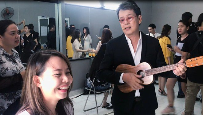 Nhạc sĩ 72 tuổi Đức Huy có hành động cực lãng mạn với vợ trẻ xinh đẹp kém 44 tuổi - 6