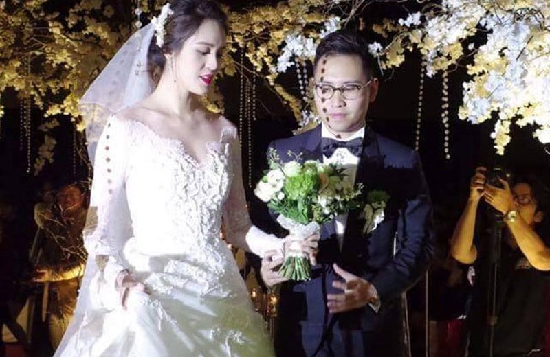 Ít tuổi nhất trong top 3 Hoa hậu Việt Nam 2012 nhưng Hoàng Anh lại là người đầu tiên lên xe hoa. Cô kết hôn với chồng thiếu gia giàu có vào tháng 3/2017. 
