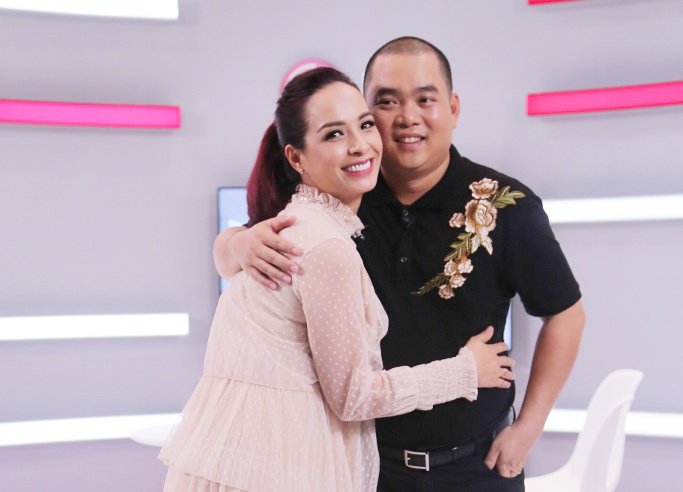 Dẫn đầu showbiz, Thúy Hạnh - Minh Khang trang trí nhà đón Giáng sinh trong biệt thự hai mặt tiền - 1
