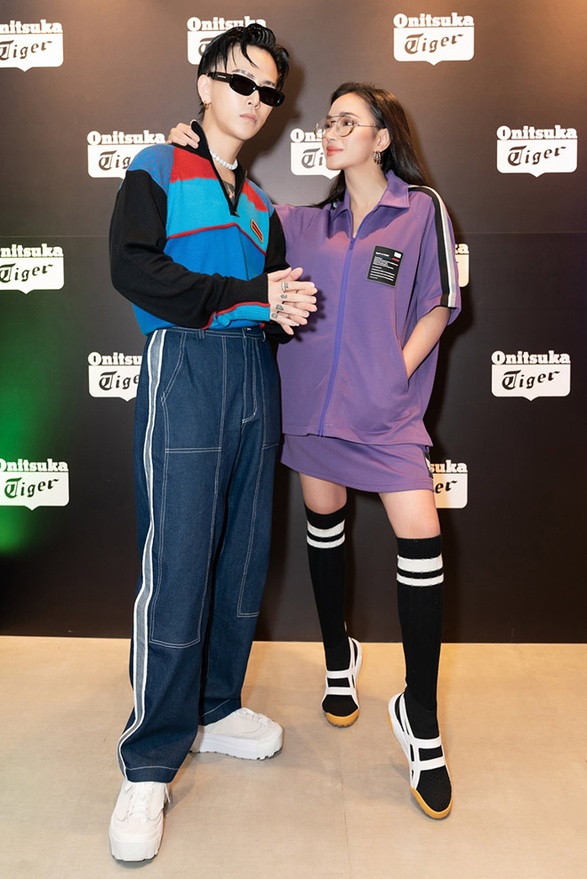 Gil Lê, Juun Đăng Dũng phấn khích trước chiếc giày huyền thoại Mexico 66 amp;#34;siêu to khổng lồ” - 4