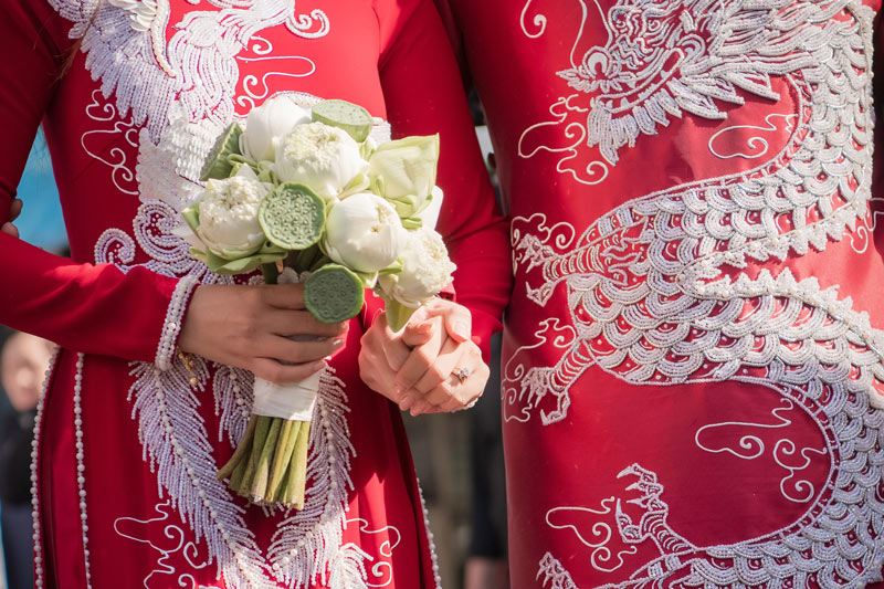 a hau hoang oanh va chong tay dien ao dai doi long phung dep nhu mo trong ngay cuoi - 7