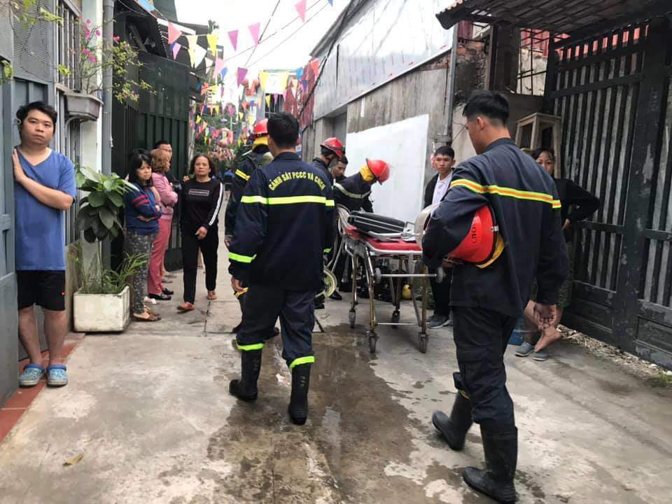 Cháy nhà 3 bà cháu tử vong thương tâm ở HN: Bà nằm đè lên cố che cho các cháu  - 1
