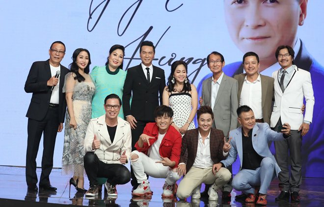 Phi Nhung nức nở lần đầu nói về mẹ: Mẹ đi lấy chồng, lúc mẹ mất mới dám cầm chân - 14