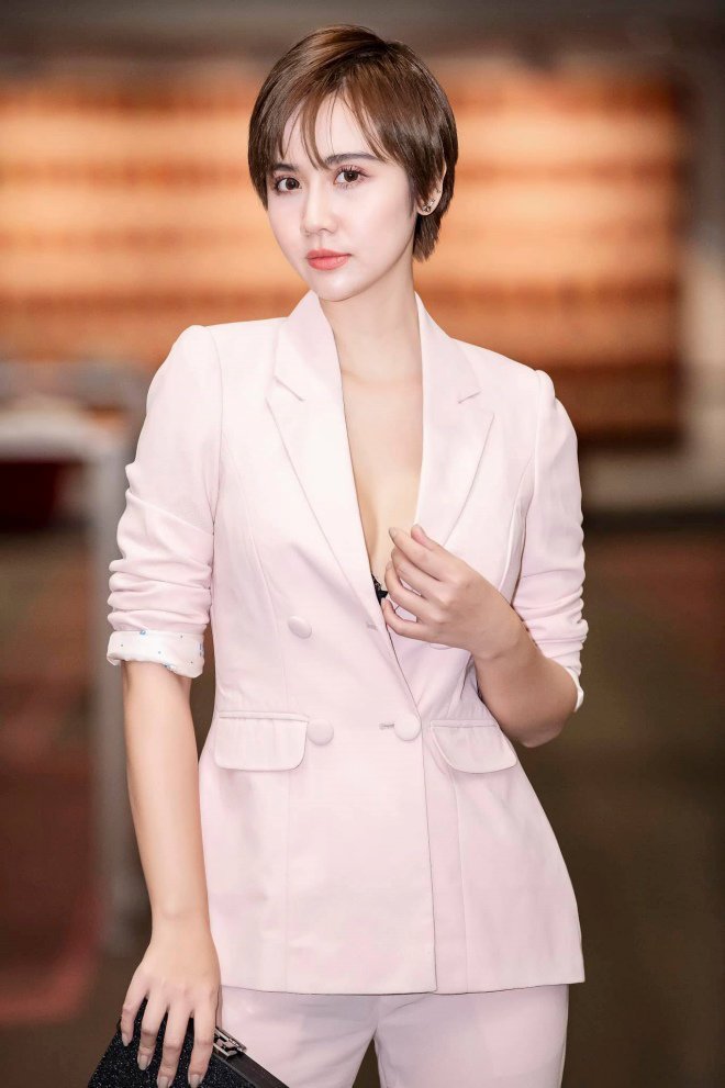 doc than duoc 2 nam, me don than huyen lizzie van chua san sang di choi cung chong cu - 1