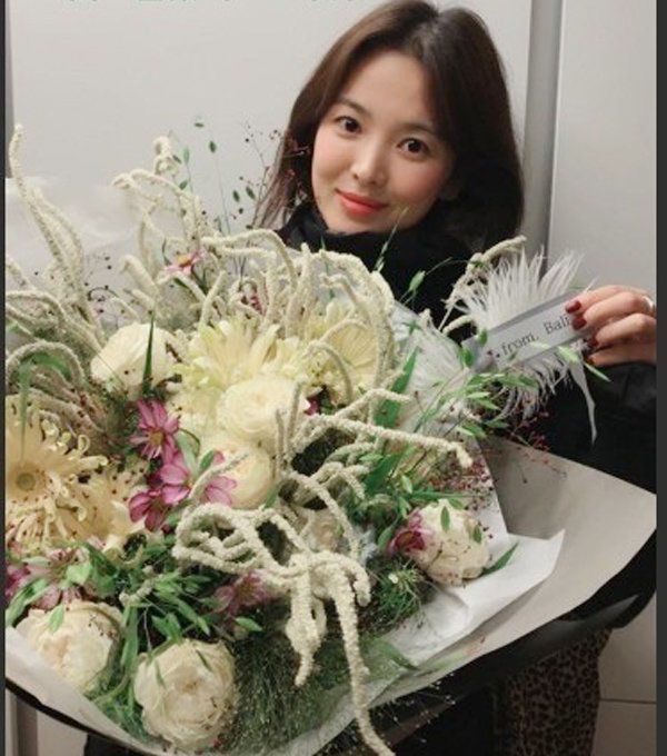 Ngôi sao 24/7: Bỏ Song Joong Ki nhưng Song Hye Kyo không thể rời khỏi người này - 1