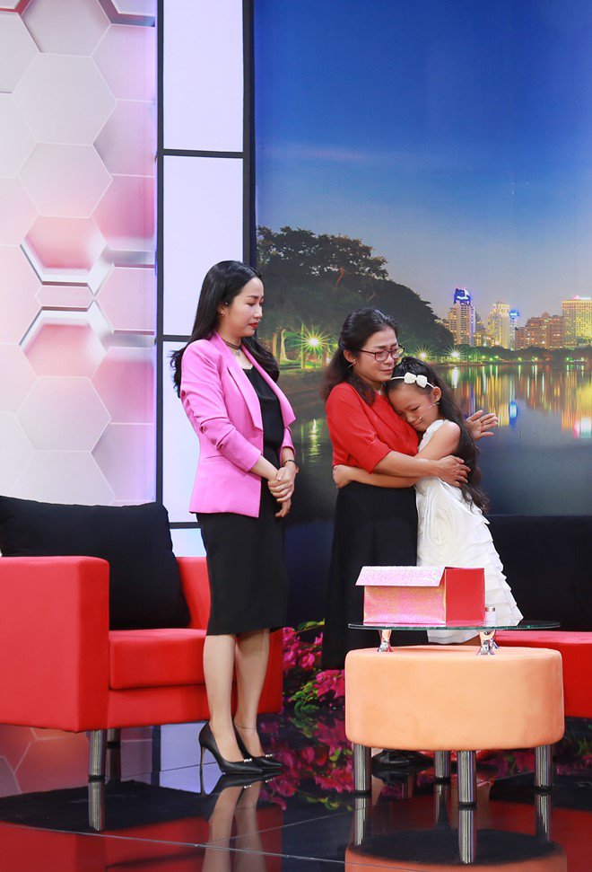 Ốc Thanh Vân bật khóc khi biết vũ công nhí bị mẹ đánh và ép học vũ đạo - 6