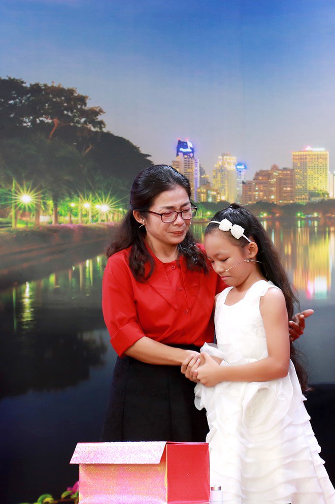 Ốc Thanh Vân bật khóc khi biết vũ công nhí bị mẹ đánh và ép học vũ đạo - 5