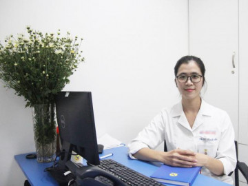 Ngồi máy tính nhiều, cô gái ngã quỵ khi đứng dậy: BS nói đó là dấu hiệu bệnh tiền đình