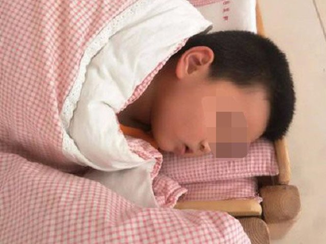 Đứa trẻ ngủ trưa và không ngủ trưa có sự khác biệt, vào tiểu học sẽ thấy rất rõ