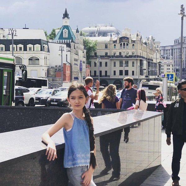 Mới 12 tuổi, em gái thủ thành Đặng Văn Lâm đã trổ mã với vẻ đẹp lai xinh xắn - 4