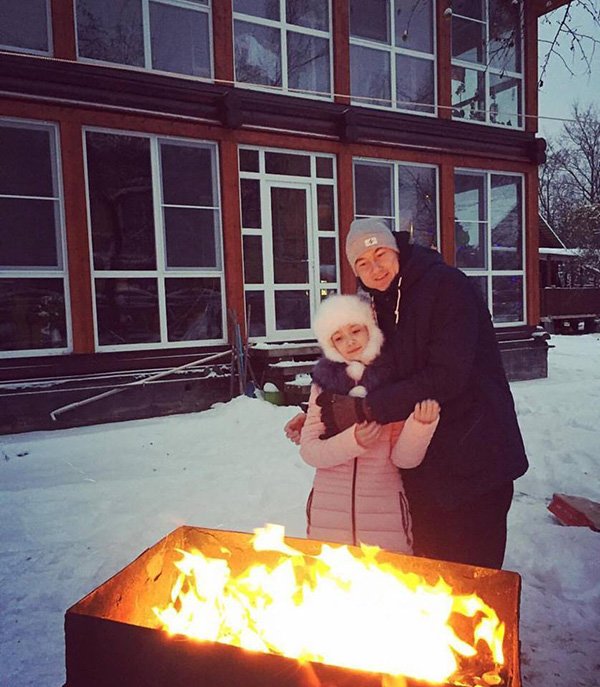 Mới 12 tuổi, em gái thủ thành Đặng Văn Lâm đã trổ mã với vẻ đẹp lai xinh xắn - 1