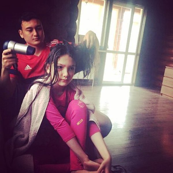 Mới 12 tuổi, em gái thủ thành Đặng Văn Lâm đã trổ mã với vẻ đẹp lai xinh xắn - 2