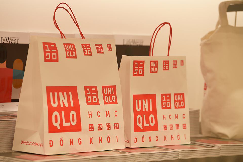 gia re hon thai lan tam 100k, chi em nen mua gi tai uniqlo viet nam? - 4