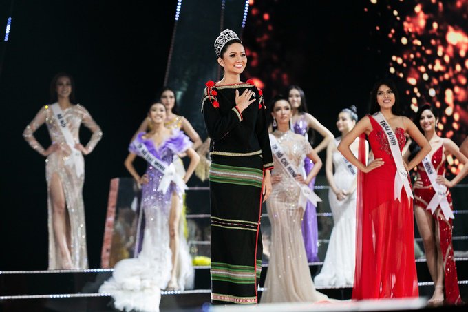 Trực tiếp: Tân Hoa hậu Hoàn vũ Việt Nam 2019 chính thức thuộc về Khánh Vân - 5