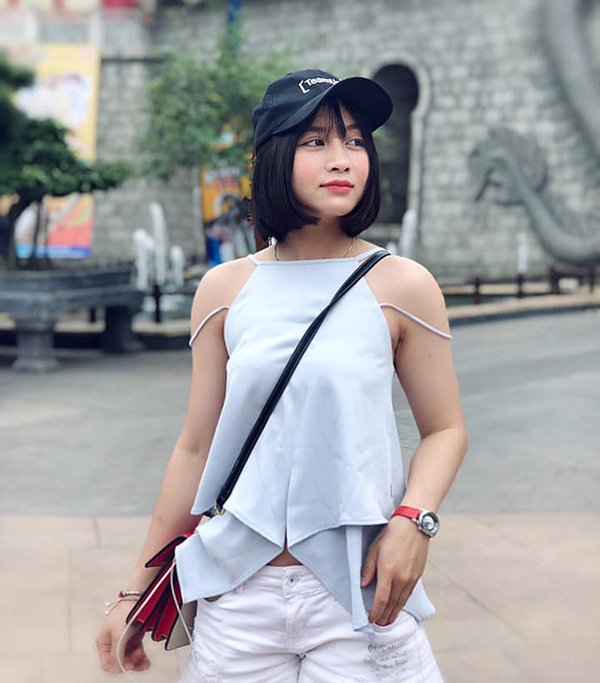 Quyết liệt trên sân cỏ, ngoài đời các cô gái ĐT bóng đá VN xinh đẹp không thua ai - 4