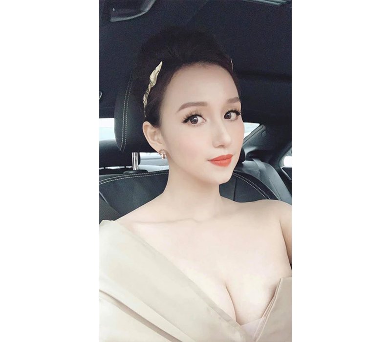 Sinh năm 1985, Lã Thanh Huyền được biết tới là một trong những nữ diễn viên xinh đẹp của làng phim Việt.
