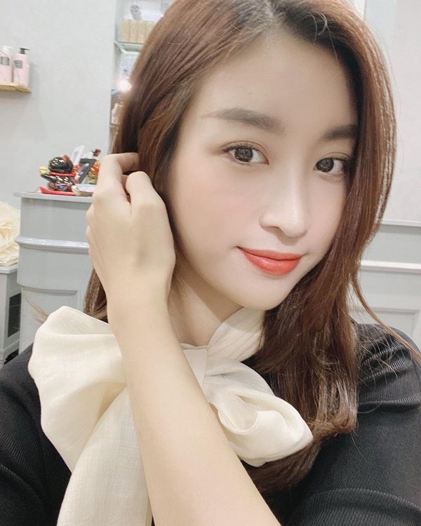 Đỗ Mỹ Linh mạnh tay cắt tóc ngắn thêm đến nỗi tóc chỉ còn một mẩu - 4