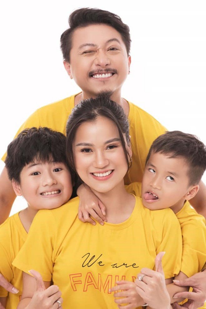 Con trai Hứa Minh Đạt - Lâm Vỹ Dạ làm khán giả amp;#34;tan chảyamp;#34; vì bài văn tả bố - 5
