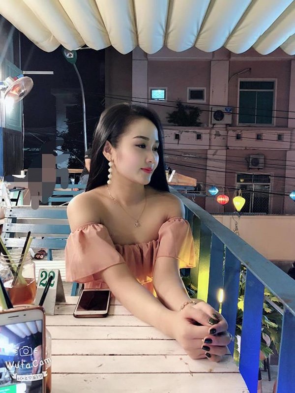 Nửa kia của dàn cầu thủ U22 Việt Nam sở hữu nhan sắc như thế nào? - 12