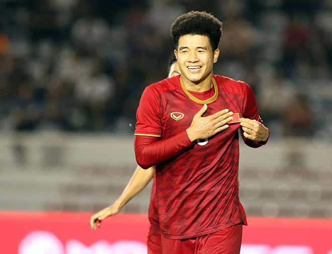 loat anh thoi ngo tau cua cac "nam than" u22 viet nam, ha duc chinh an tuong nhat - 1