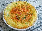 Bếp Eva - Khoai tây đừng mang chiên, cắt sợi ra cho vào chảo có ngay món "pizza" cực ngon