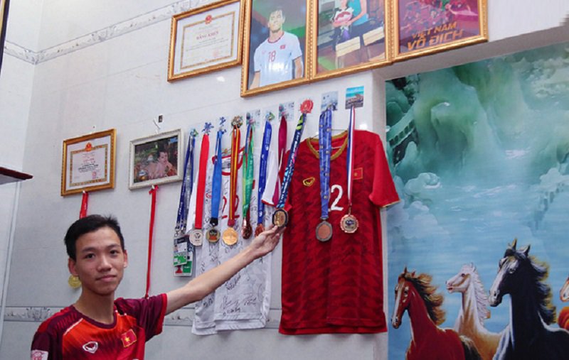 Cả gia đình đều vô cùng tự hào về Tiến Linh, nhất là cậu em trai của nam cầu thủ.
