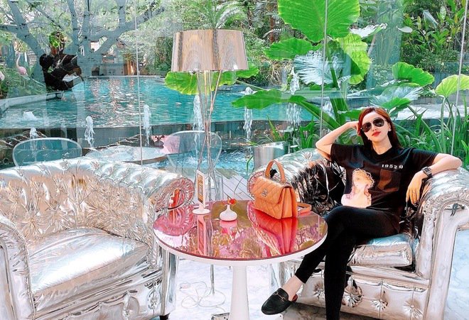 Cuộc sống của Bảo Thy thay đổi thế nào sau 1 tháng kết hôn với chồng đại gia lớn tuổi? - 1