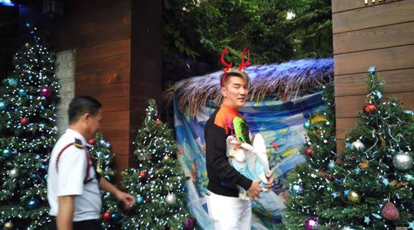 Đàm Vĩnh Hưng mở cửa khoe biệt thự 60 tỷ đón Noel, hứa hẹn đẹp hơn trung tâm thương mại - 9