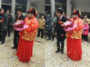 Tin tức - Cô dâu to gần gấp đôi chú rể, thái độ bất thường của 2 nhân vật chính gây chú ý