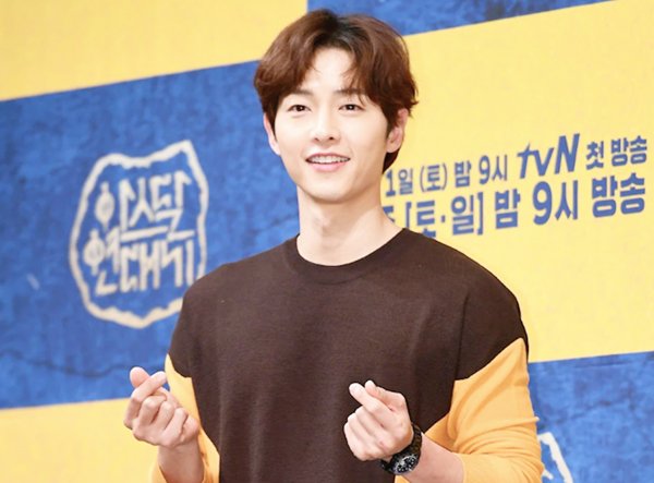 1 ngày sau khi Song Hye Kyo đăng trạng thái ẩn ý, Song Joong Ki có hành động dứt khoát - 1
