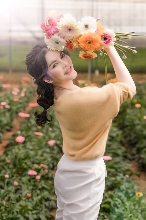 Rời xa showbiz, Lý Nhã Kỳ ngày càng trẻ trung, xinh đẹp không khác gì thiếu nữ - 4
