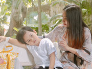 Giải trí - Con trai giận dỗi chỗ đông người, Khánh Thi xử lý khôn khéo làm các mẹ khen tấm tắc