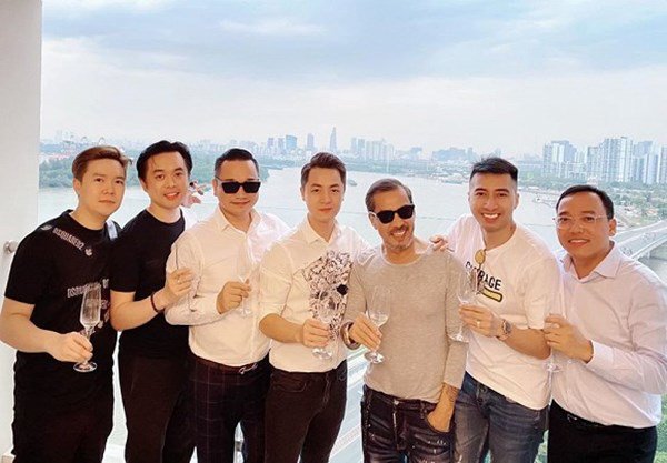 Sau khi rao bán nhà 15 tỷ, ca sĩ Lê Hiếu tậu ngay căn hộ mới amp;#34;view 10 triệu đôamp;#34; - 6