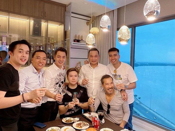 Sau khi rao bán nhà 15 tỷ, ca sĩ Lê Hiếu tậu ngay căn hộ mới amp;#34;view 10 triệu đôamp;#34; - 3