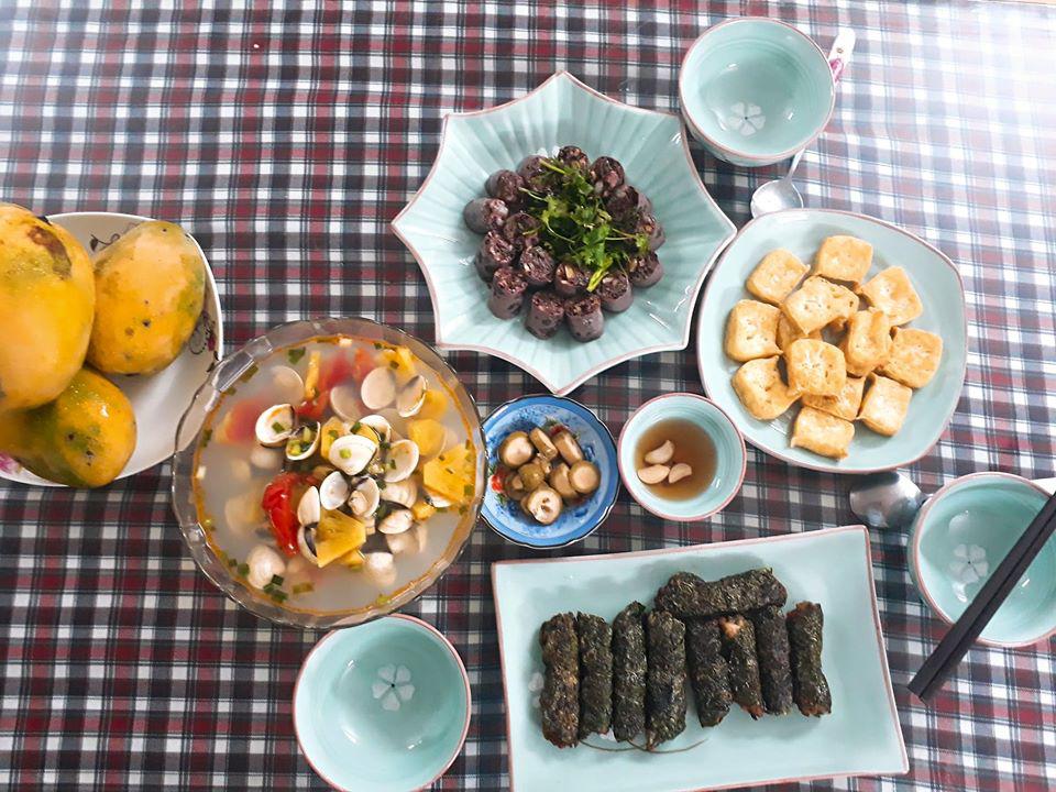 Từng không biết luộc gà, nàng dâu Bắc Ninh nấu những mâm cơm đề huề, chồng con gắp lia lịa - 15