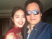 Giải trí - Ngôi sao 24/7: Bố nuôi Lưu Diệc Phi lén lút lấy vợ đáng tuổi con, nhan sắc mới đáng bàn